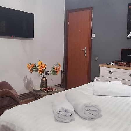 Cozy Studio In Noble House Main Square Cluj-Napoca Ngoại thất bức ảnh
