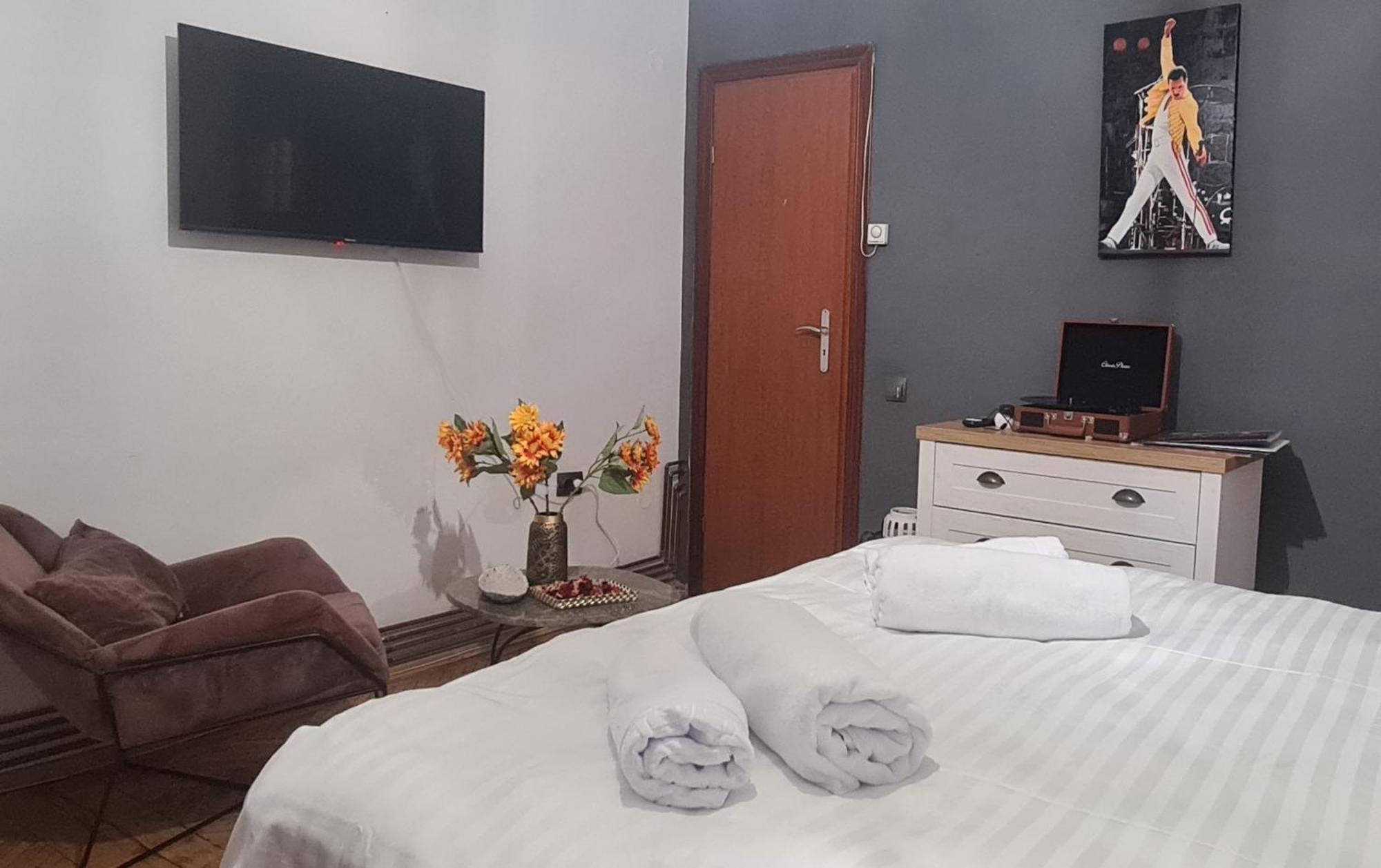 Cozy Studio In Noble House Main Square Cluj-Napoca Ngoại thất bức ảnh